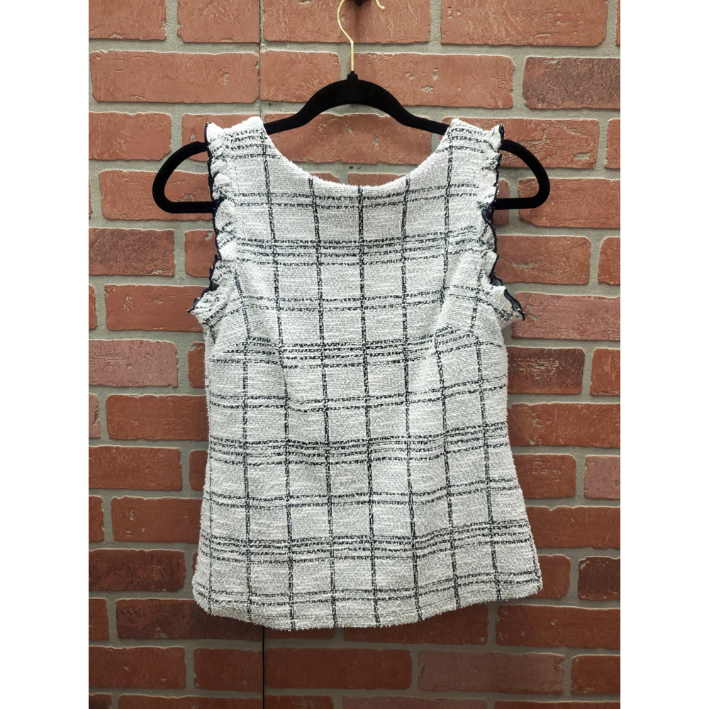 Banana Republic Black and White Blouse. Size XS. RS 81.